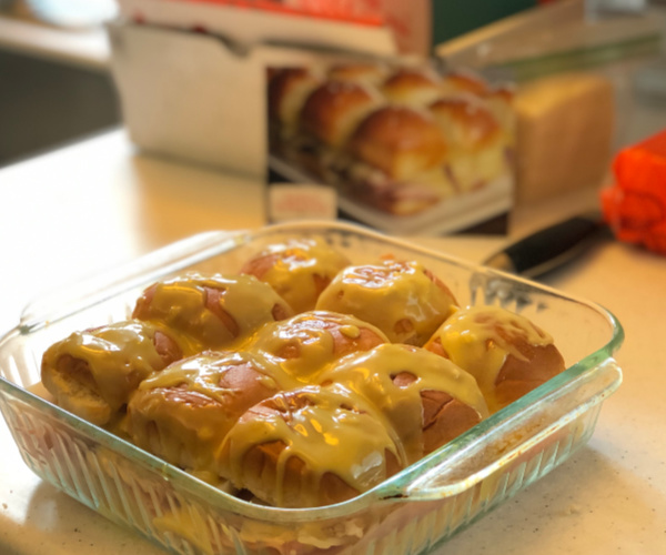 kings hawaiian rolls :: mini baked ham sandwiches – the SIMPLE moms