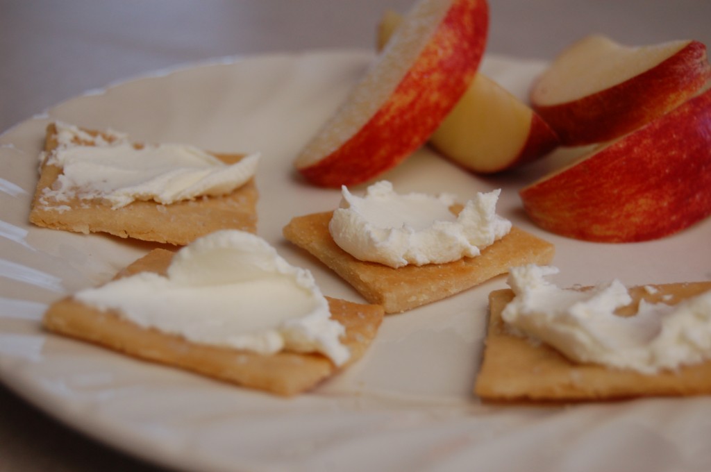 a simple real food recipe :: homemade soaked crackers