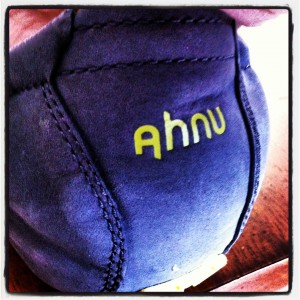 ahnu karma slip on