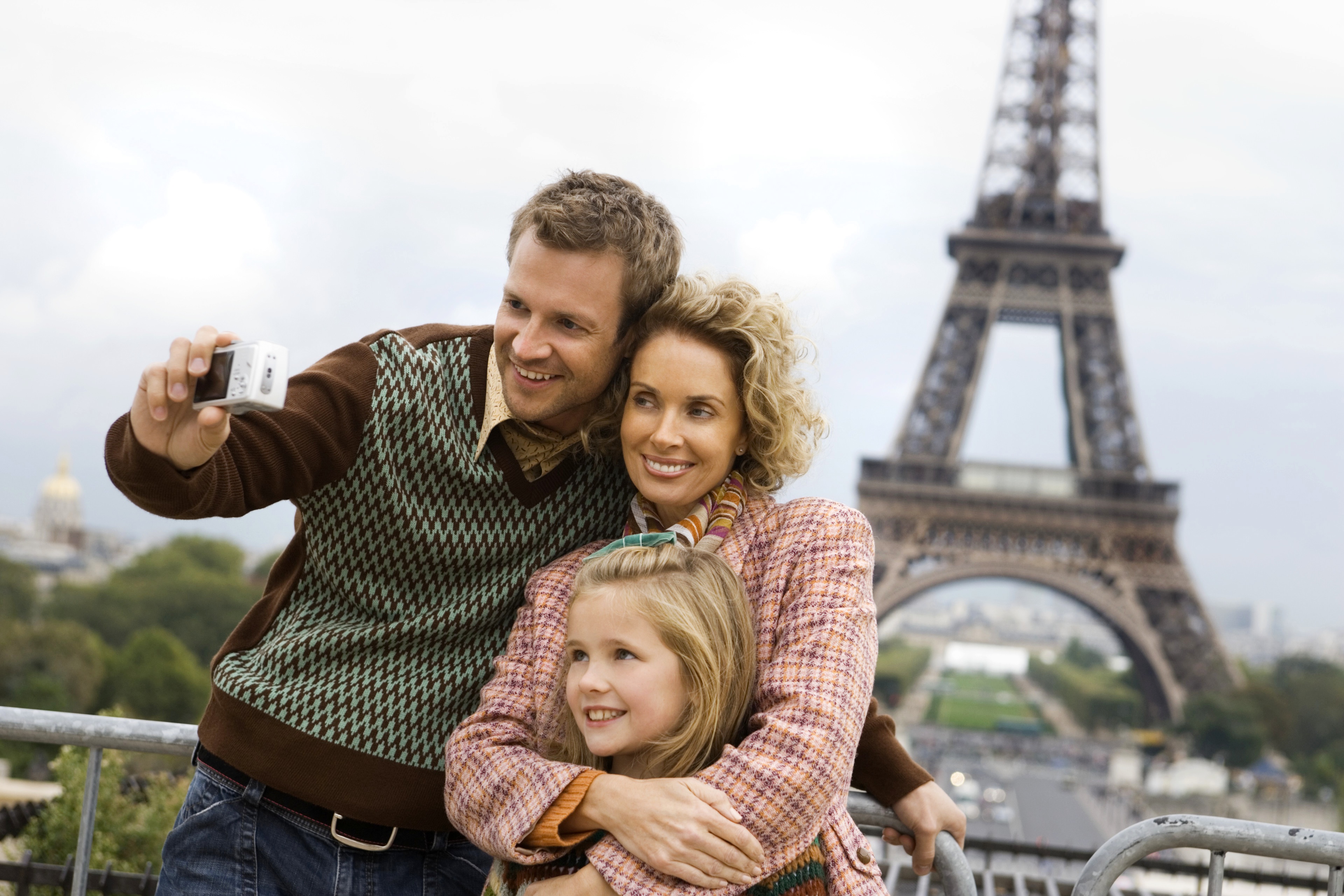 Семья французов. Семья во Франции. Путешествие с семьей. Семья в Париже. Путешествие с детьми.