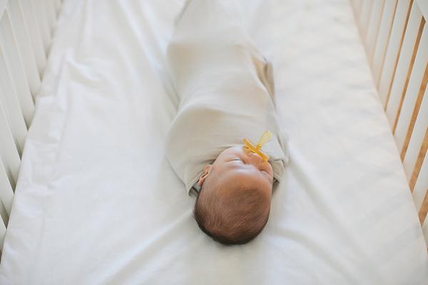 theollieswaddle-infant-swaddle